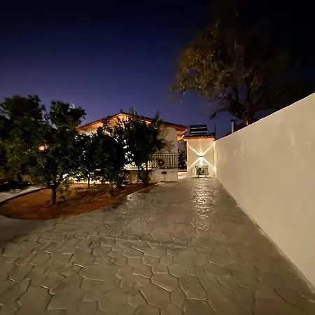 Secret Garden Airport-beach 300m From Famous Davis Artemida (Attica)