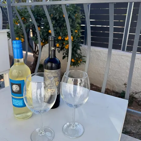 Apartment Secret Garden Airport-beach 300m From Famous Davis