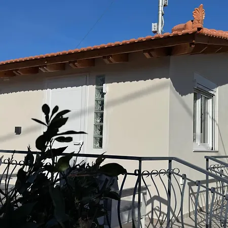 Apartment Secret Garden Airport-beach 300m From Famous Davis Artemida (Attica)